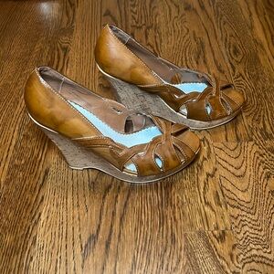 LEI women’s wedge size 6 heels